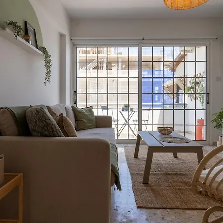 Apartment Blossom 1-bedroom In Larnaca
